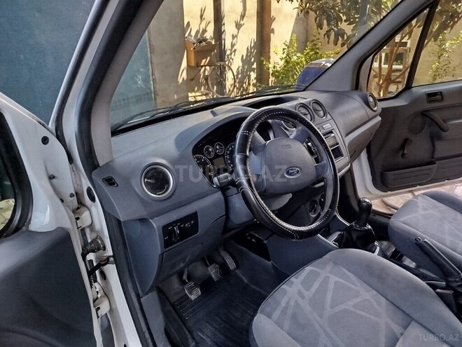 Ford Transit Connect-10