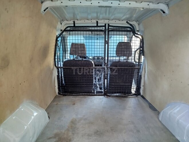 Ford Transit Connect-16