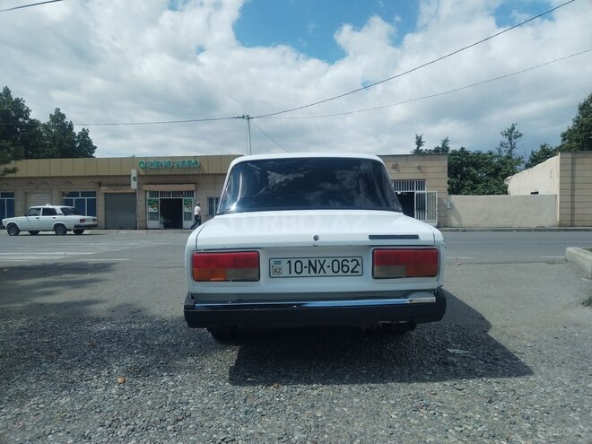 LADA (VAZ) 2107-2