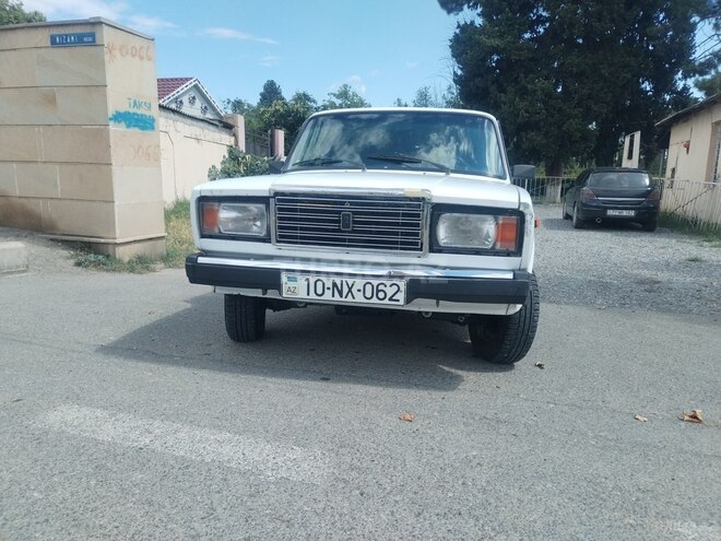 LADA (VAZ) 2107-1