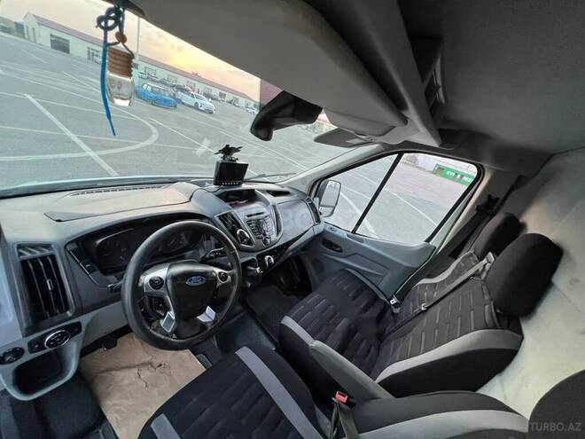 Ford Transit-2