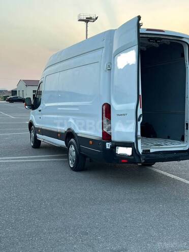 Ford Transit-6