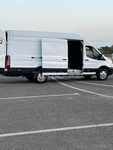 Ford Transit-8