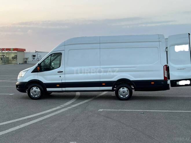 Ford Transit-7