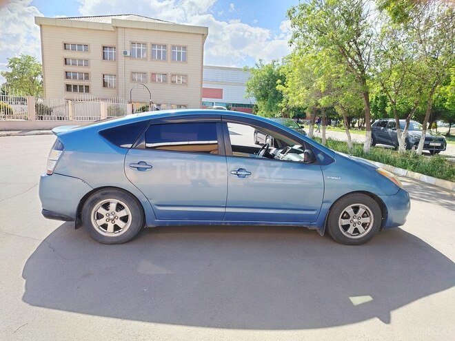 Toyota Prius-4