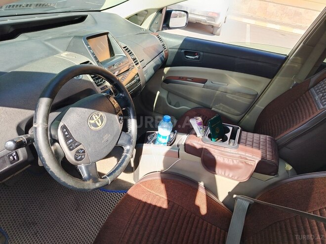 Toyota Prius-7