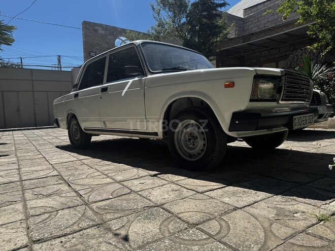 LADA (VAZ) 2107-1