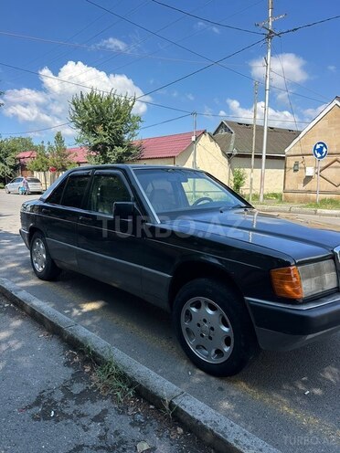 Mercedes 190-2