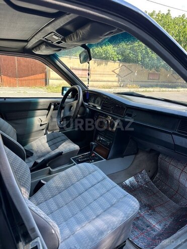 Mercedes 190-5