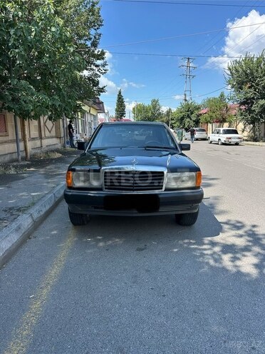 Mercedes 190-1
