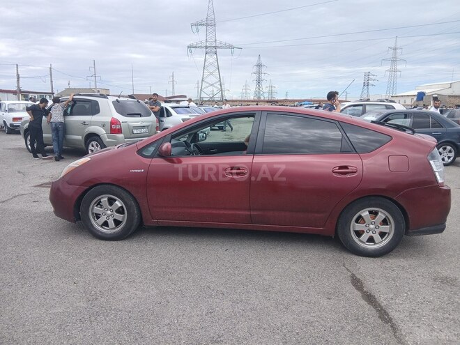 Toyota Prius-4