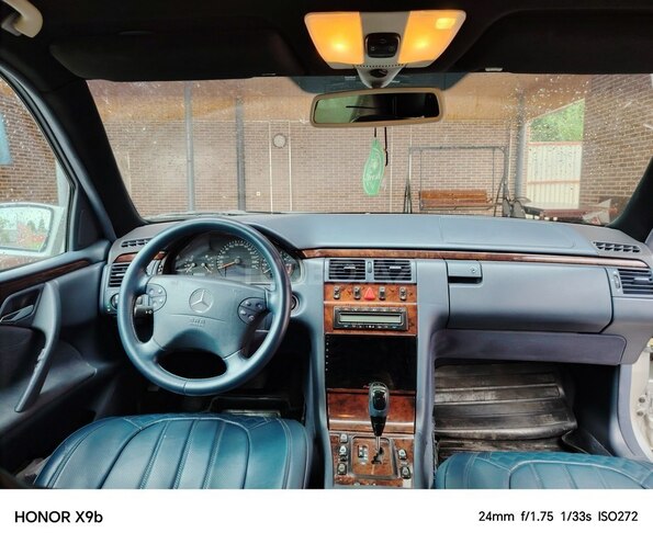 Mercedes E 240-3