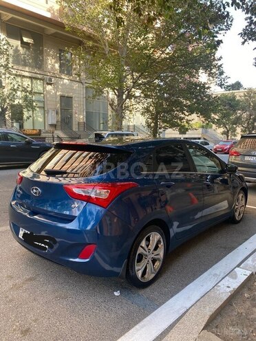 Hyundai Elantra-4