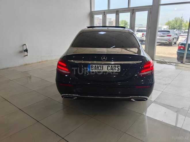 Mercedes E 220 d-4