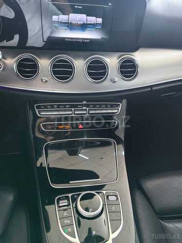 Mercedes E 220 d-12