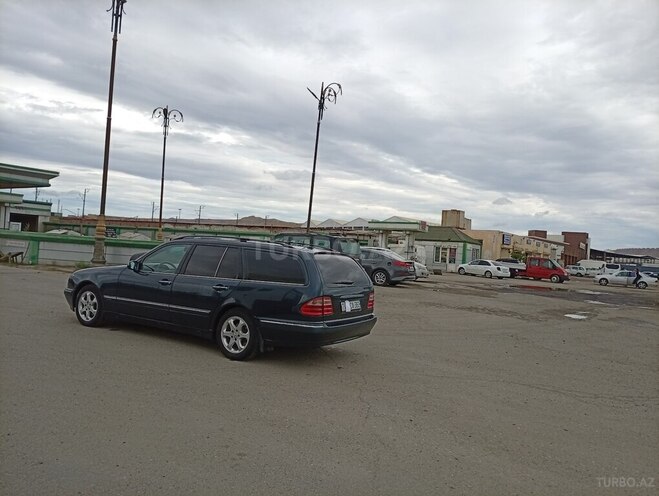 Mercedes E 200-5