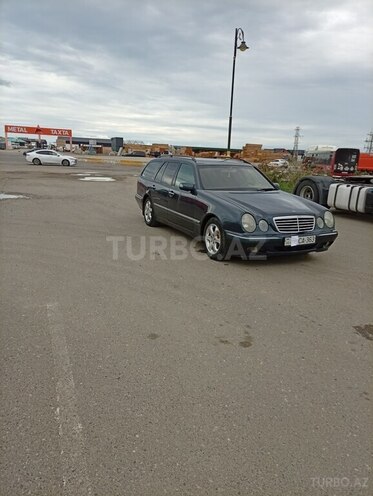 Mercedes E 200-1