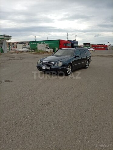 Mercedes E 200-8