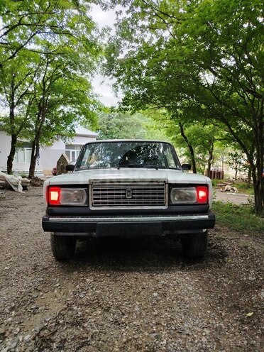 LADA (VAZ) 2107-1