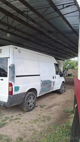 Ford Transit-8
