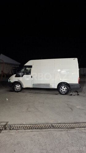 Ford Transit-10