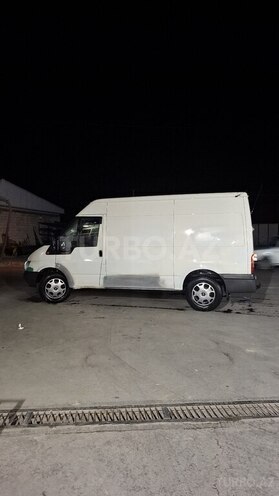 Ford Transit-12