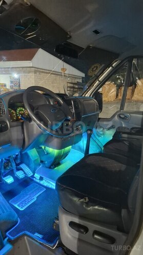 Ford Transit-14
