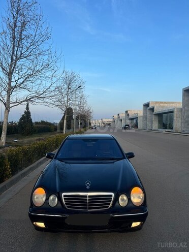 Mercedes E 270-3