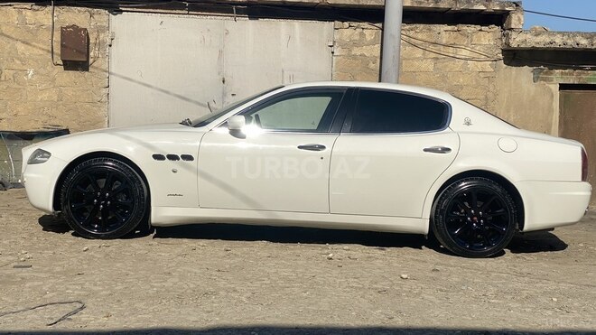 Maserati Quattroporte-13