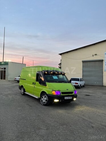 Ford Transit-9