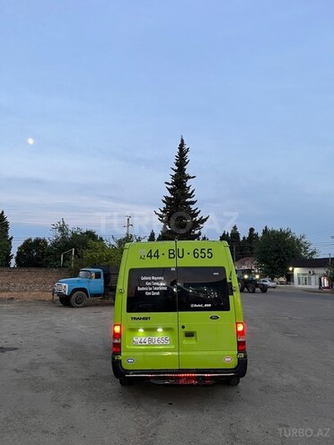 Ford Transit-4