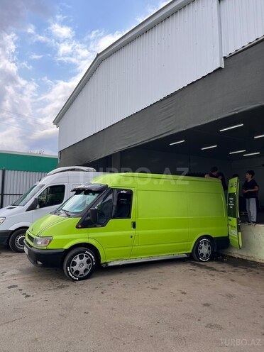 Ford Transit-8