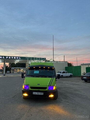 Ford Transit-2