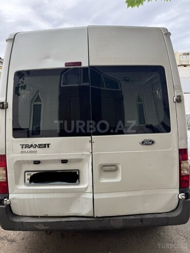 Ford Transit-4