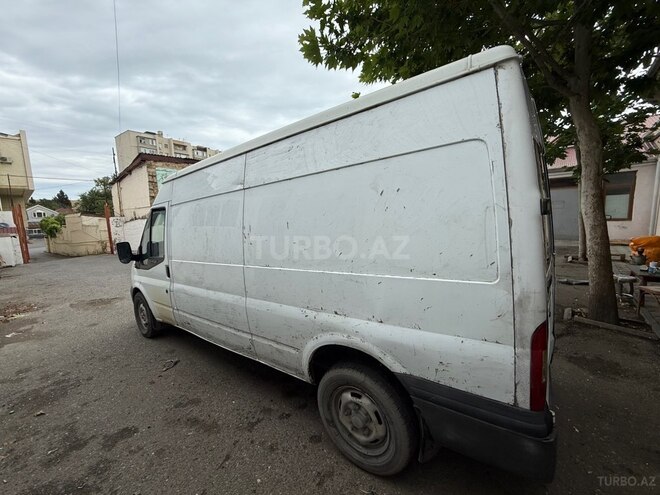 Ford Transit-3
