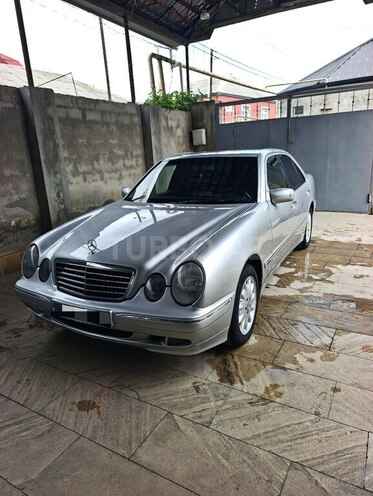Mercedes E 220-2