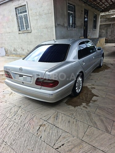 Mercedes E 220-6