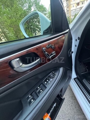 Hyundai Equus-8