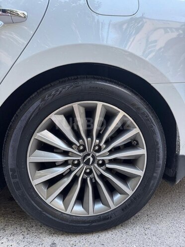 Hyundai Equus-10