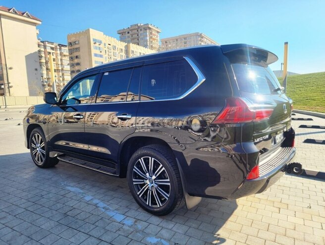 Lexus LX 450d-4