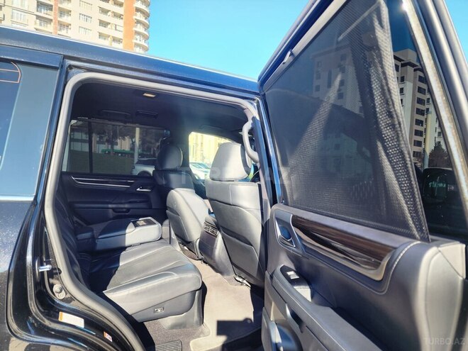 Lexus LX 450d-8