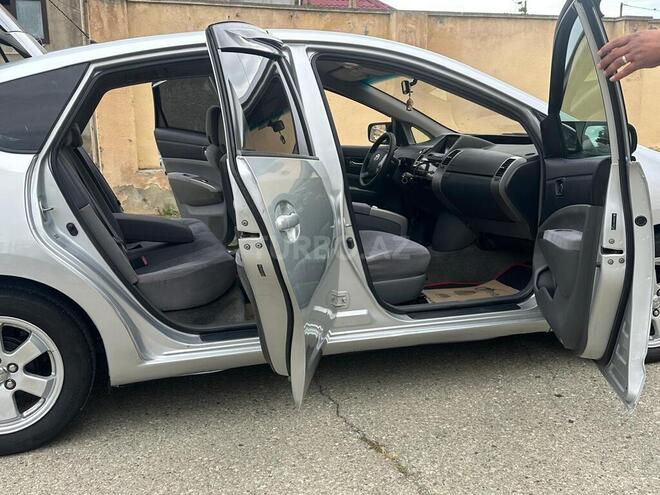 Toyota Prius-8
