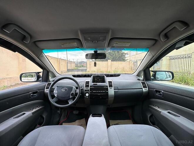 Toyota Prius-13