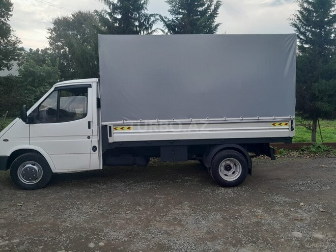 Ford Transit-4