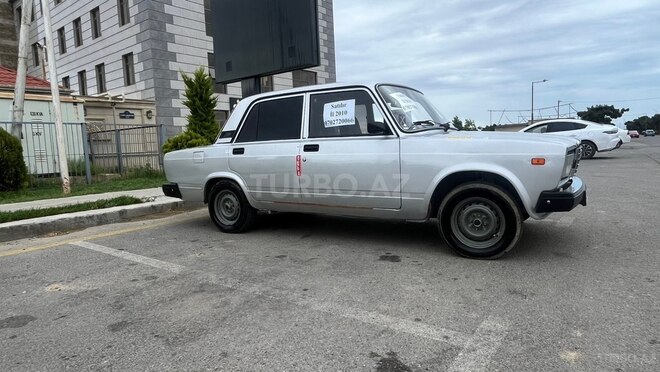LADA (VAZ) 2107-2