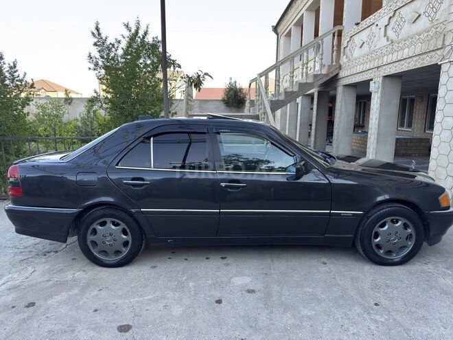Mercedes C 180-9