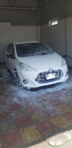 Toyota Aqua-5