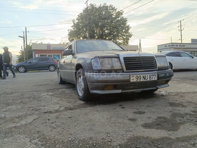 Mercedes 200 D-3