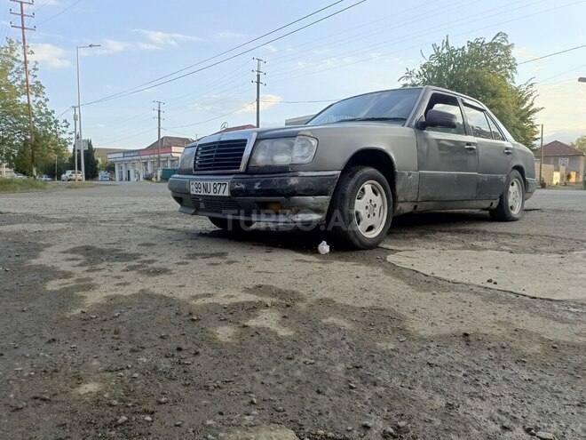Mercedes 200 D-4