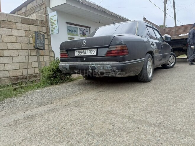 Mercedes 200 D-8